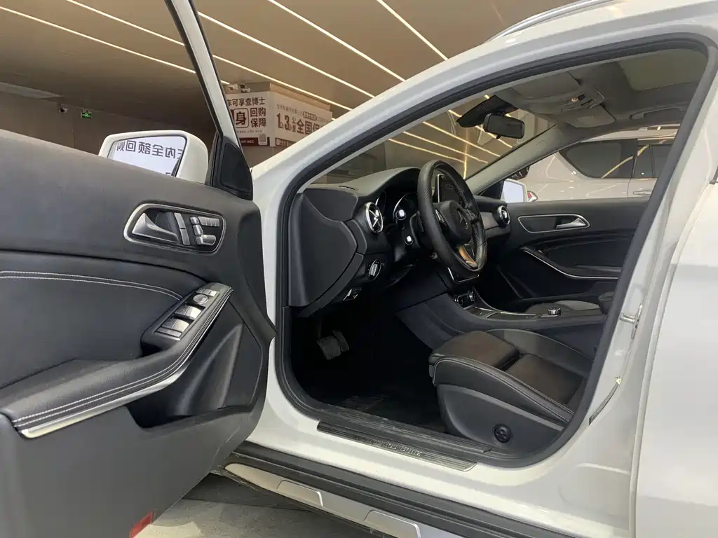 Mercedes-Benz GLA 2016 GLA 200 Fashion