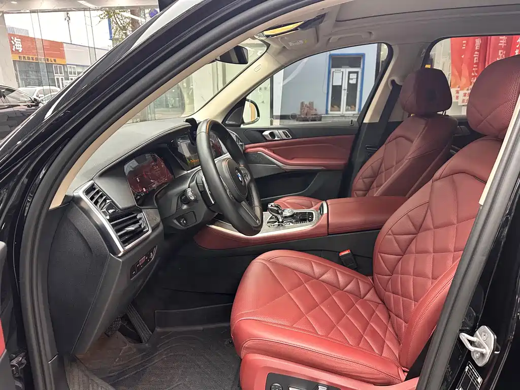 BMW X5 2022 xDrive 30Li Premium M Sport