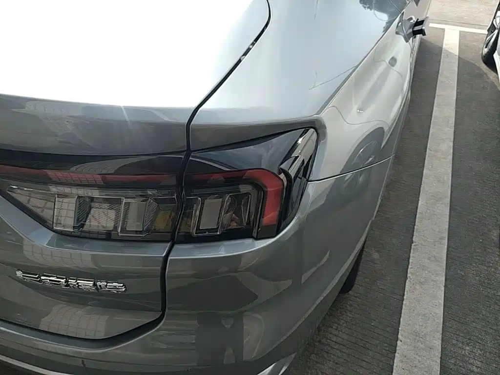 Ford Mondeo — миниатюра 8