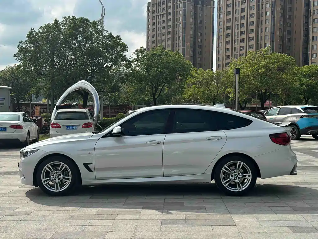 BMW 3 Series GT 3 GT 2019 320i M Sport