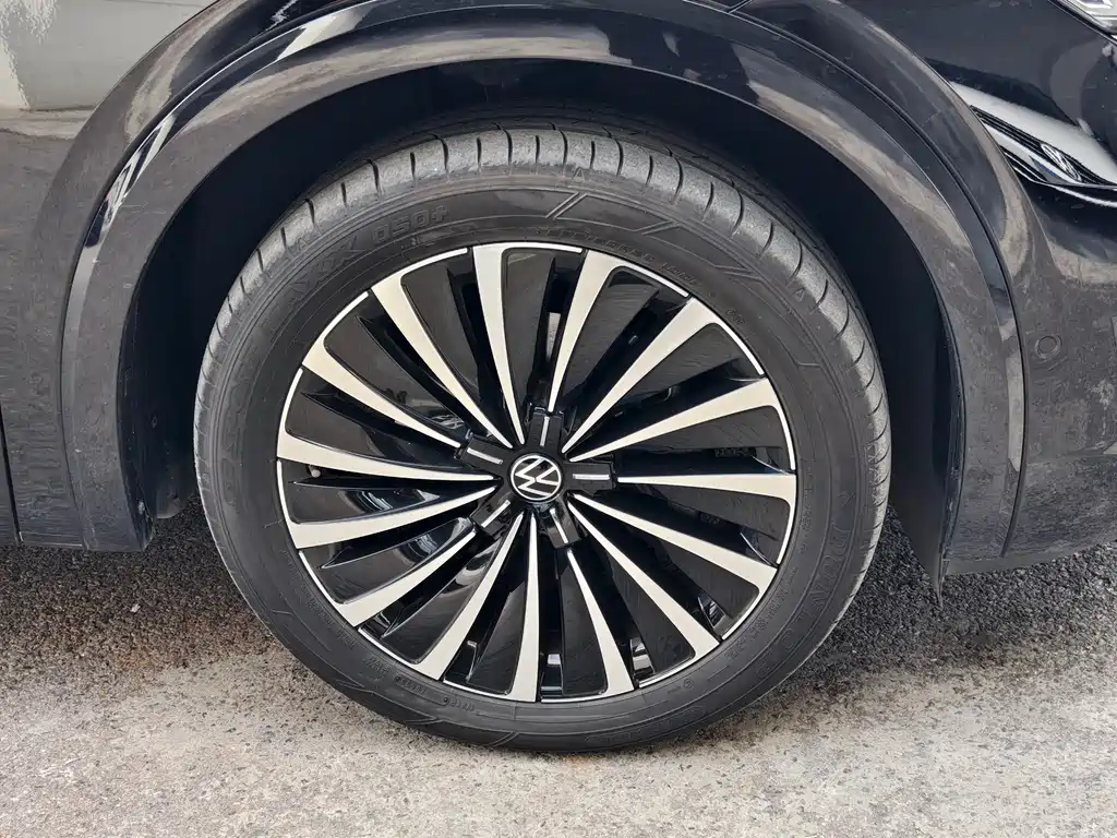 Volkswagen Viloran 380TSI Premium Edition, фото 4