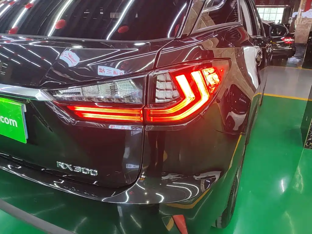 Lexus RX — миниатюра 8