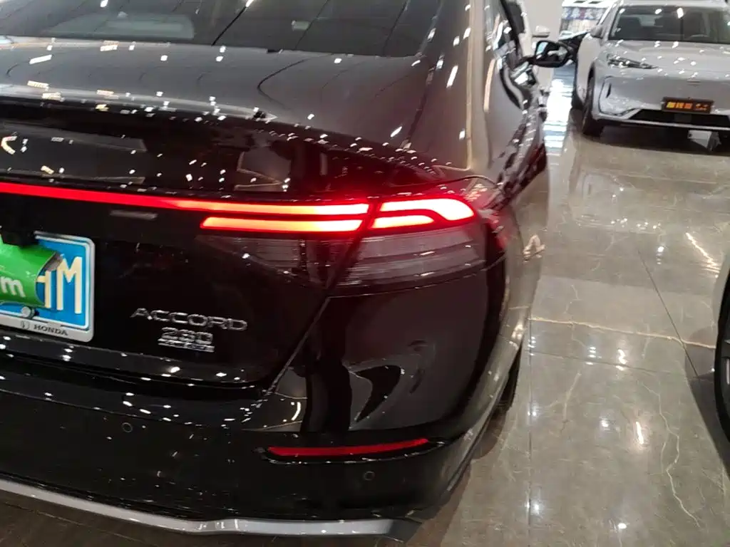 Honda Accord — миниатюра 8