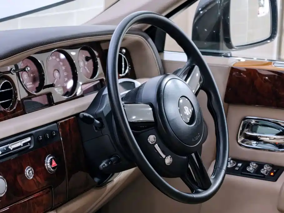 Rolls-Royce Phantom — миниатюра 8