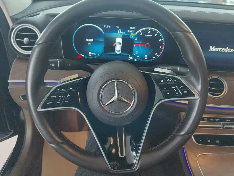 Mercedes-Benz E-Class — миниатюра 15