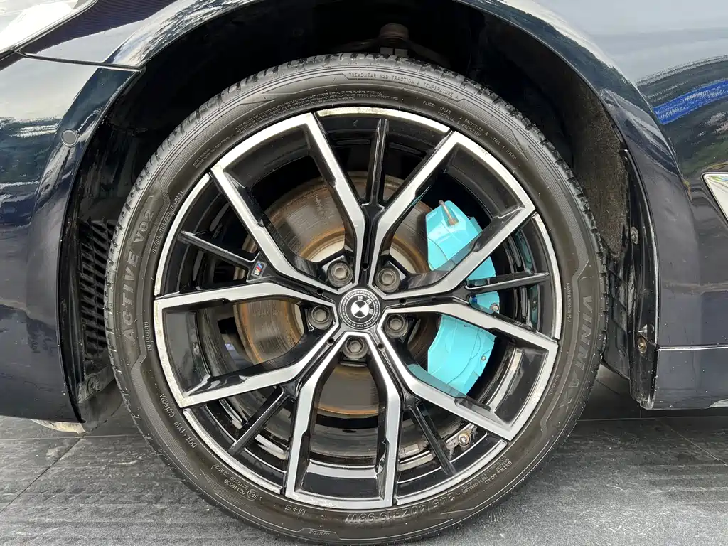 BMW 5 Series — миниатюра 15