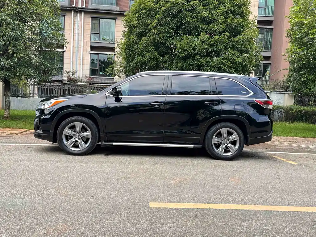 Toyota Highlander — миниатюра 5