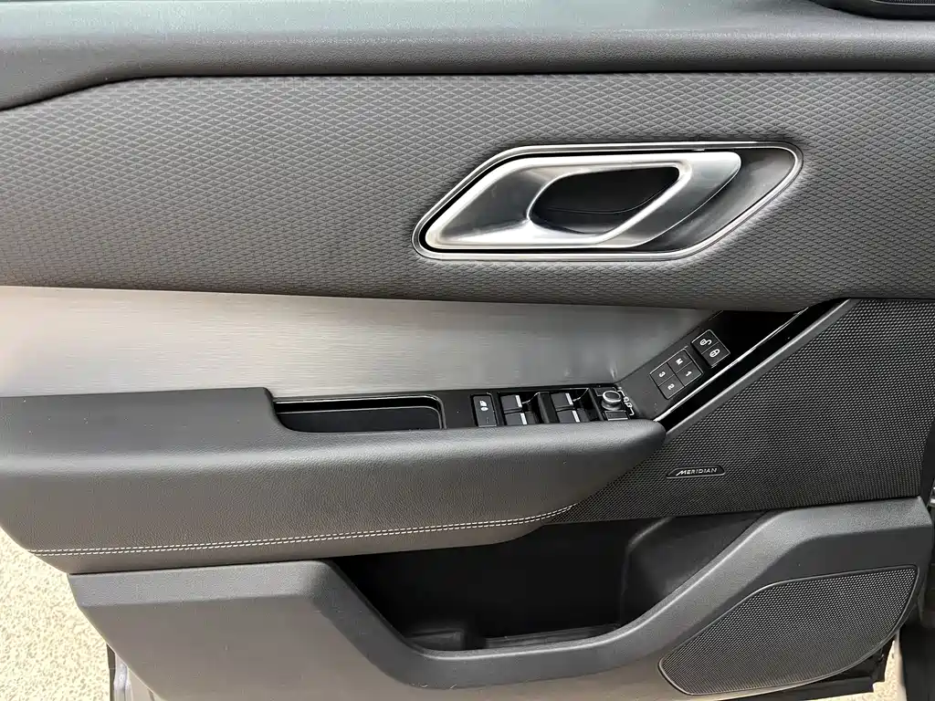 Land Rover Velar — миниатюра 28