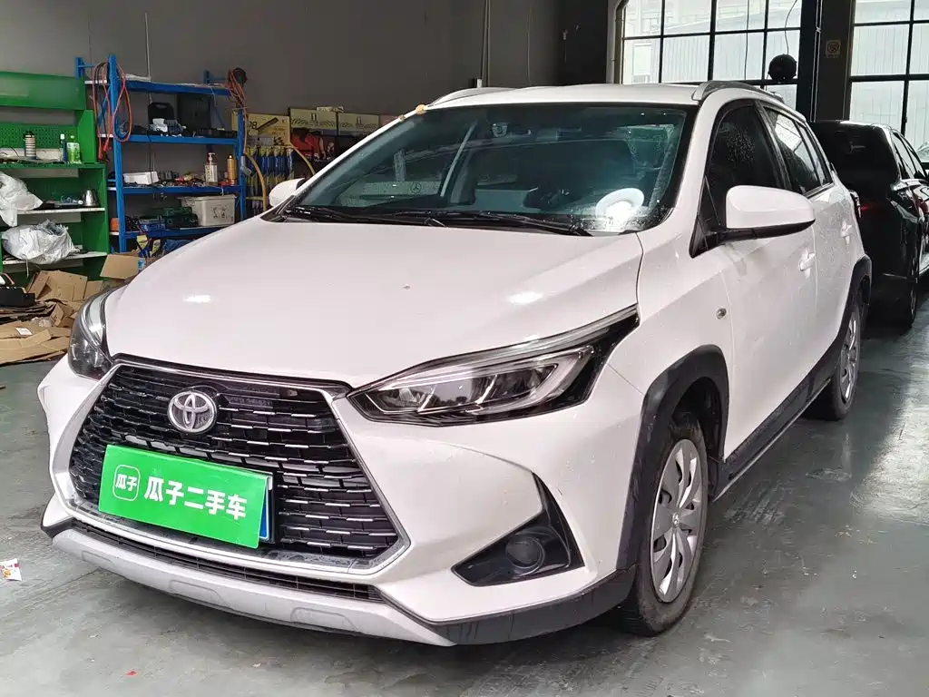 Toyota Yaris L — миниатюра 2