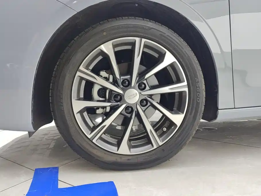 Geely Emgrand — миниатюра 6