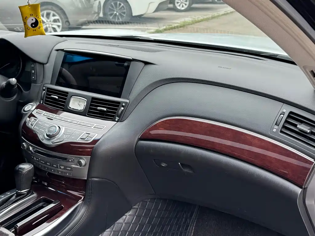 Infiniti Q70 2015 Q70L 2.5L Enjoy