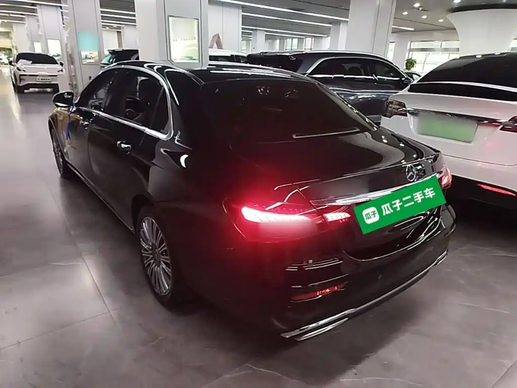Mercedes-Benz E-Class — миниатюра 5