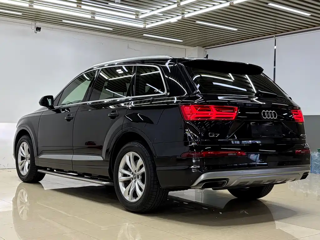 Audi Q7 — миниатюра 9