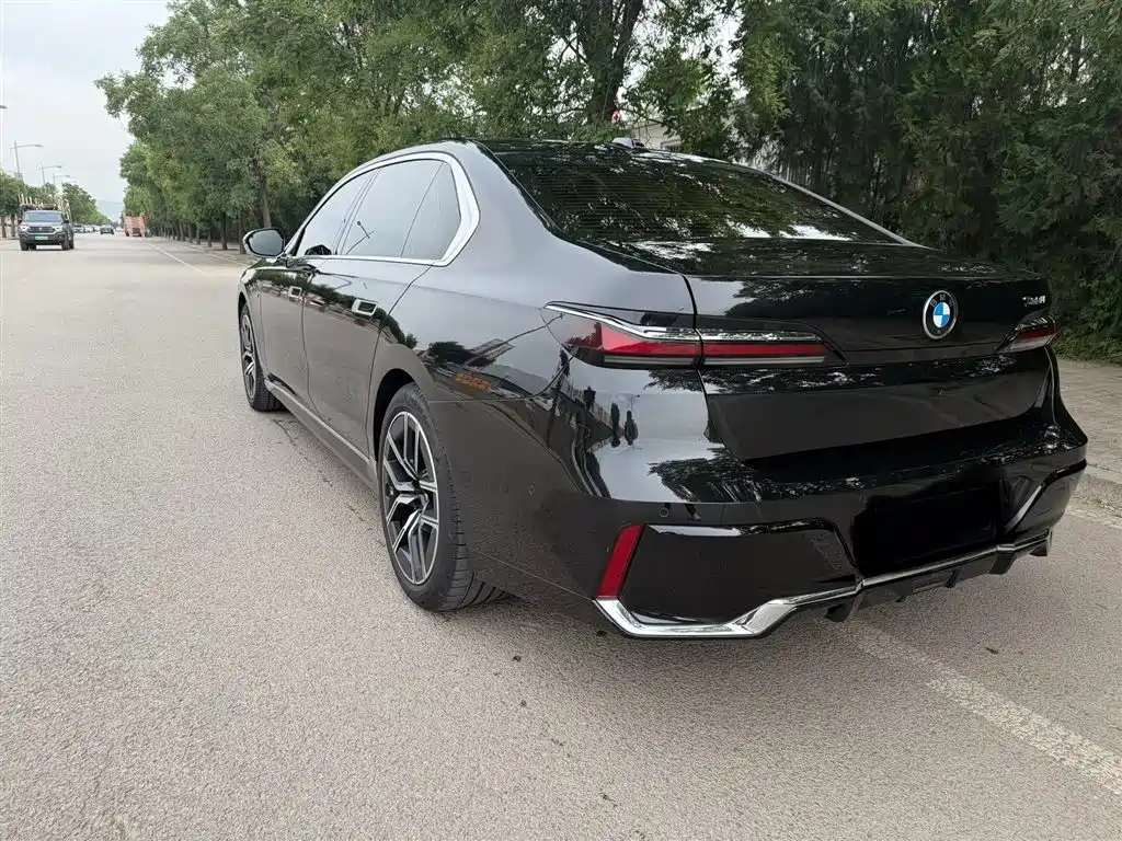 BMW 7 Series 7 2023 735Li M Sport