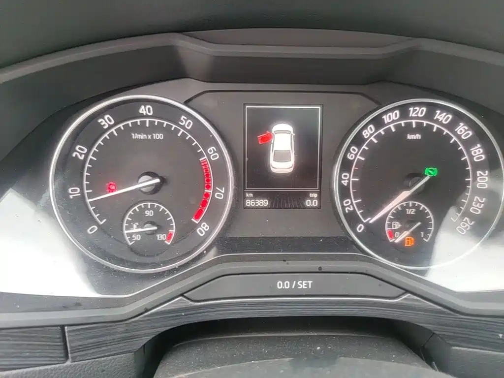 Skoda Superb — миниатюра 12