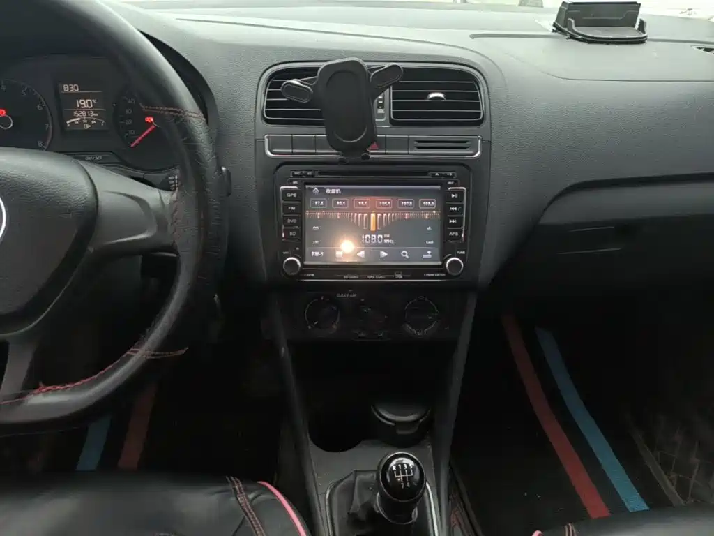 Volkswagen Polo — миниатюра 13