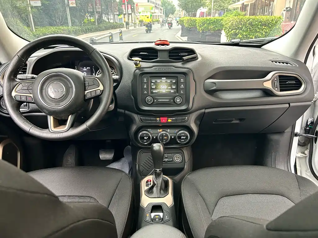 Jeep Renegade — миниатюра 11