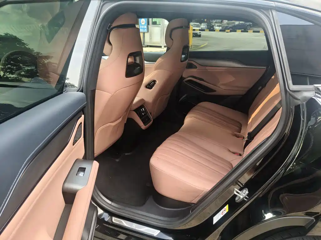BYD L EV — миниатюра 12