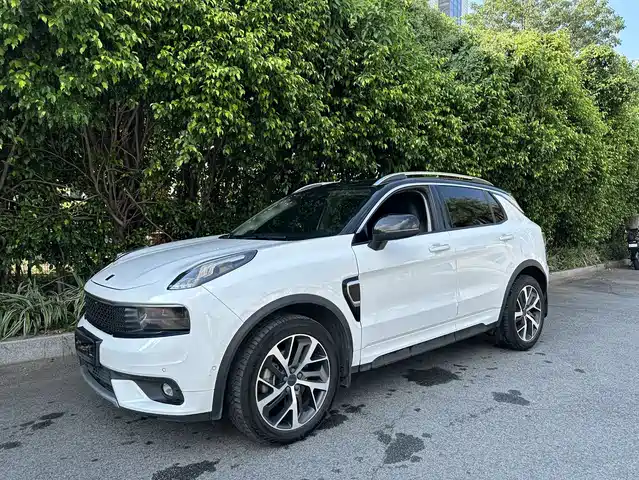 LYNK  &CO. 01 EM P 2019