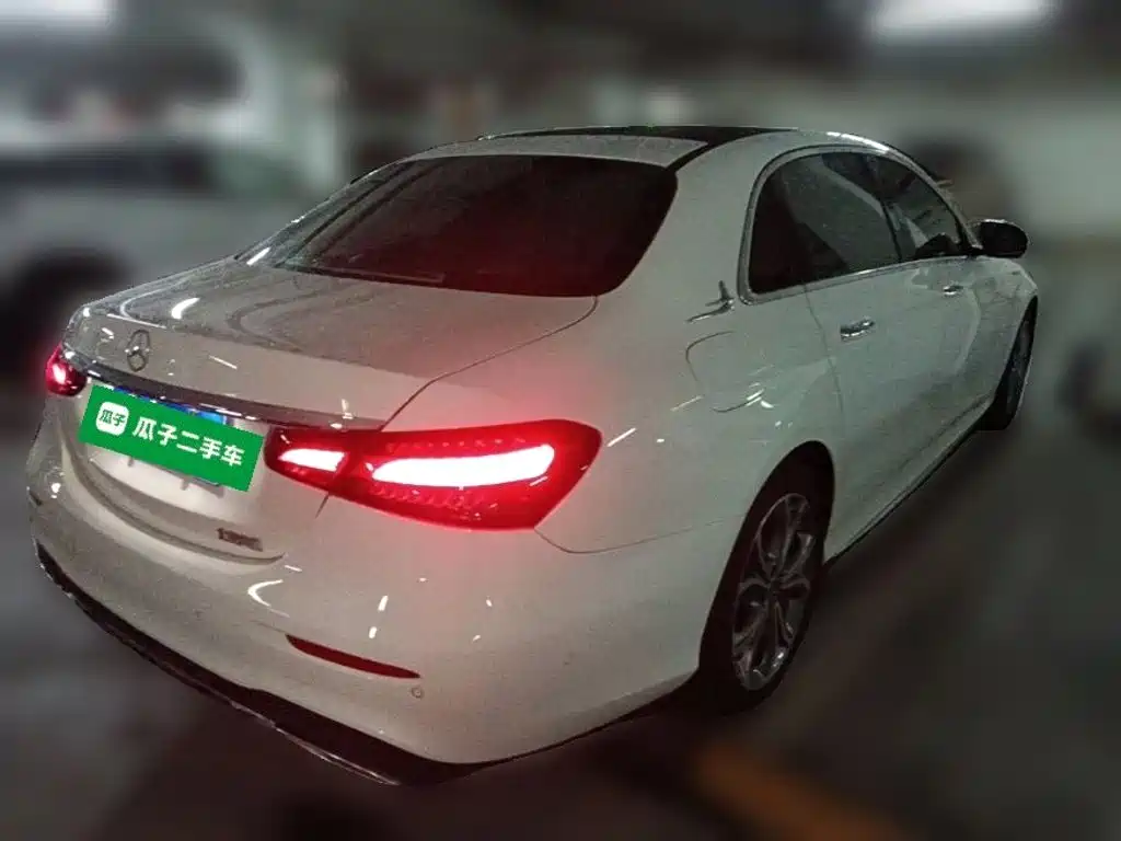 Mercedes-Benz E-Class — миниатюра 5