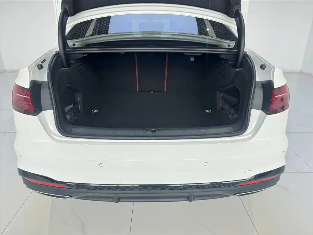 Audi A4L 2024 40 TFSI Luxury