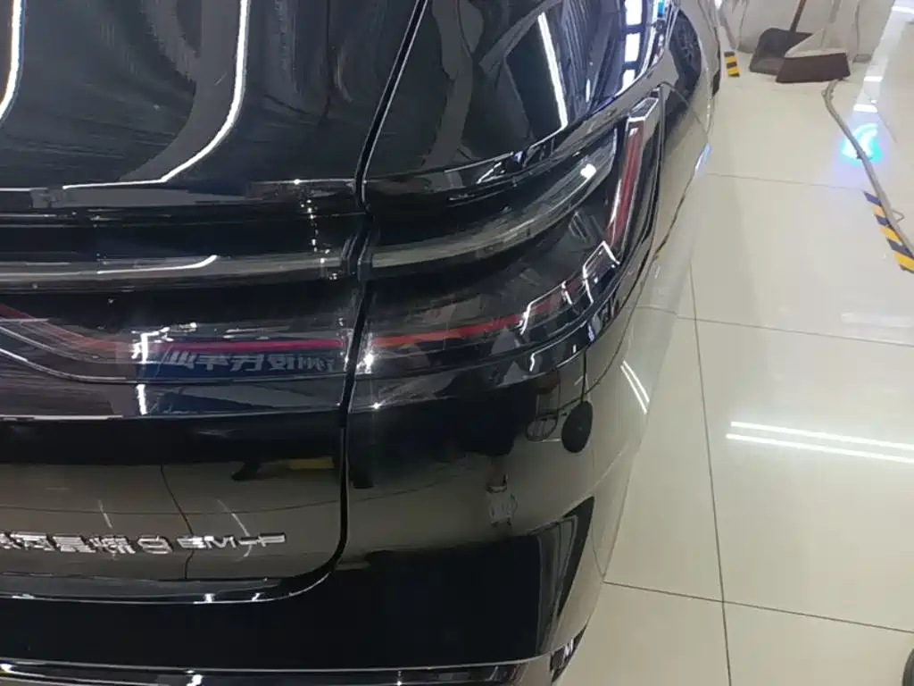 Geely Galaxy Galaxy 8 8 2025 130km EM-P