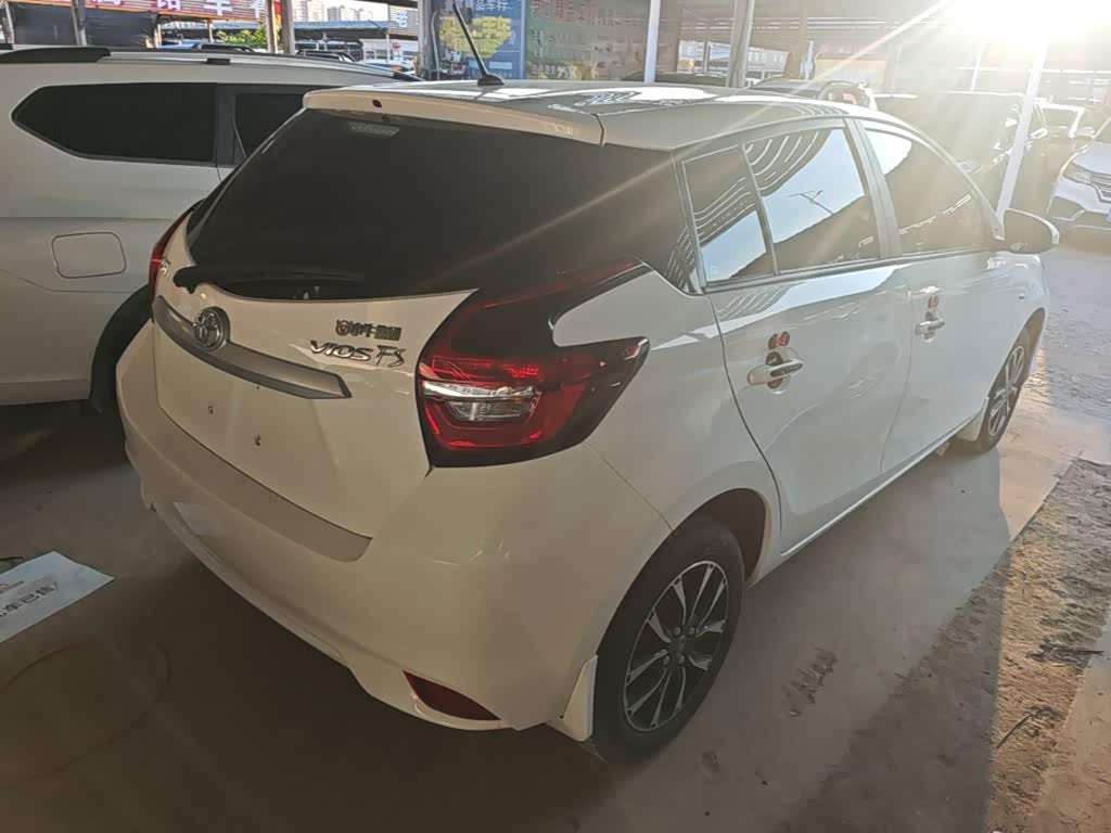 Toyota Vios FS 1.5 л 2022 г. Белый, пробег 30700 км