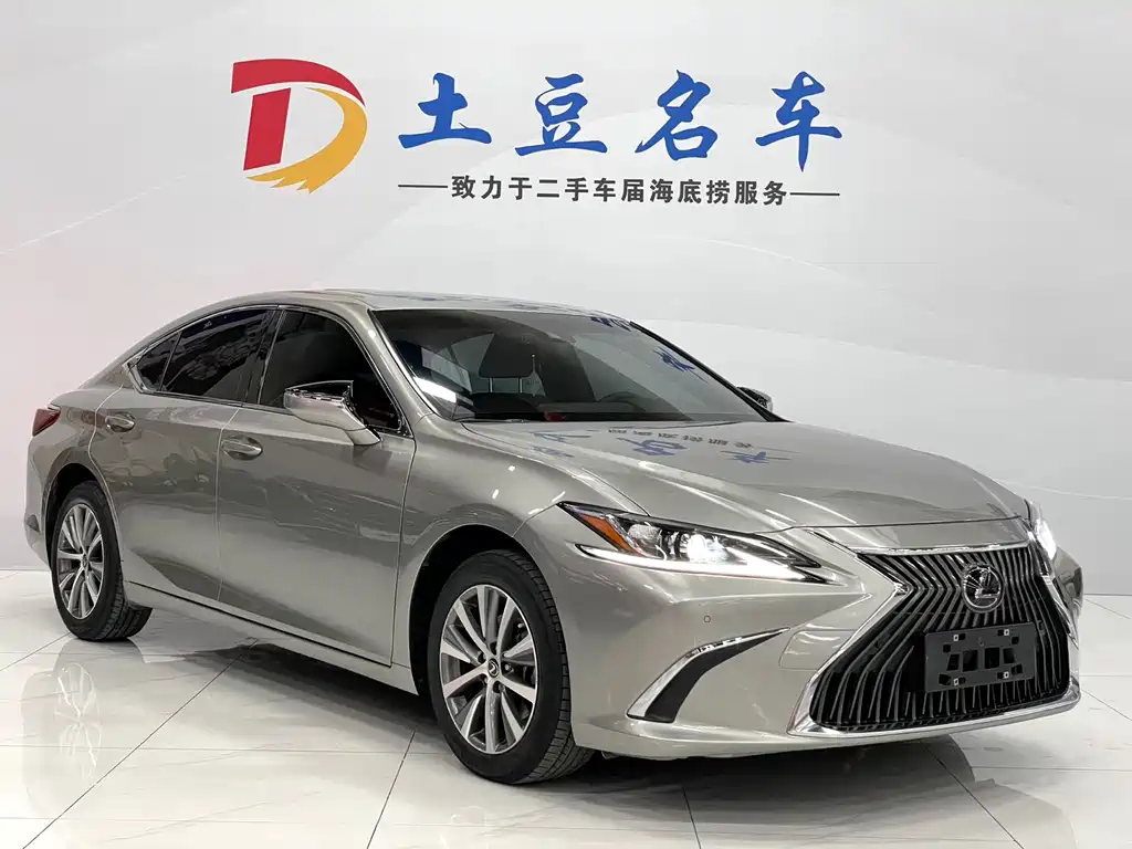 LEXUS  ES