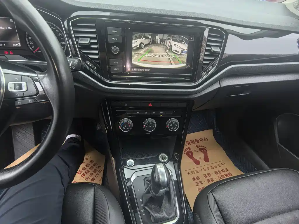Volkswagen T-Roc — миниатюра 10