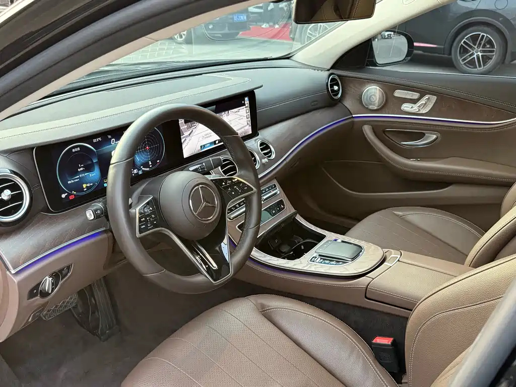 MERCEDES-BENZ E CLASS