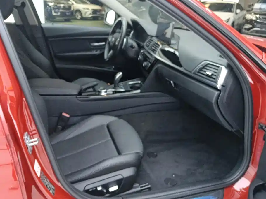 BMW 3 Series — миниатюра 8