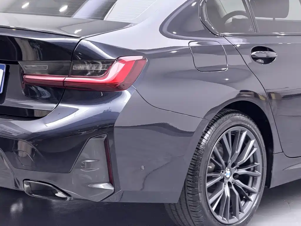 BMW 3 Series — миниатюра 23