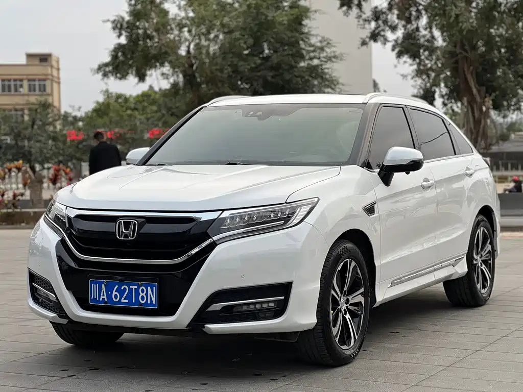 HONDA UR V