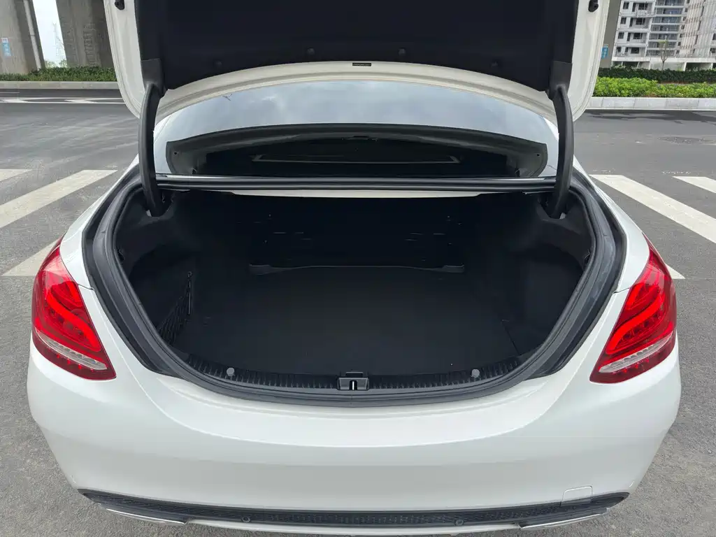 Mercedes-Benz C-Class — миниатюра 9