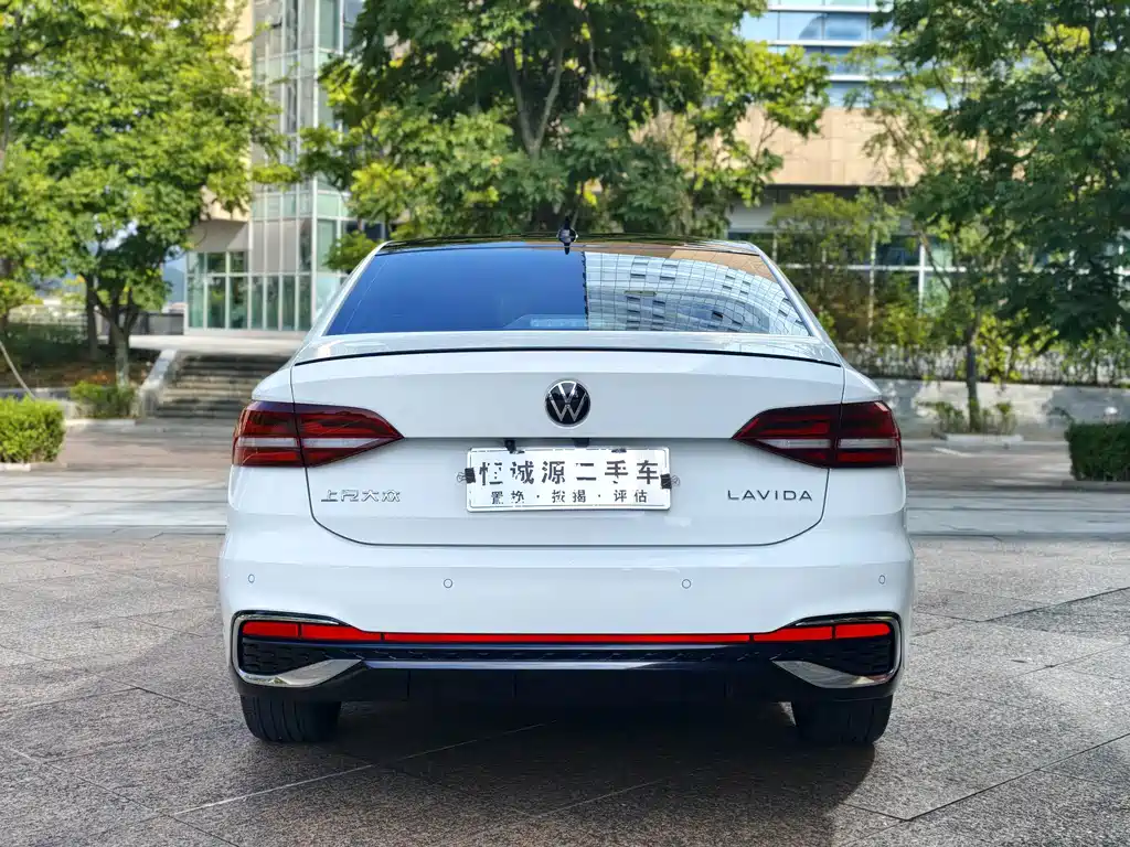 Volkswagen Lavida — миниатюра 4