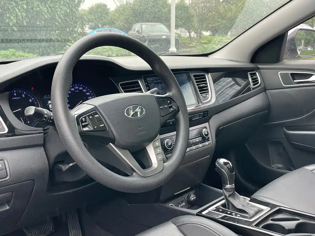 Hyundai Mistra — миниатюра 12