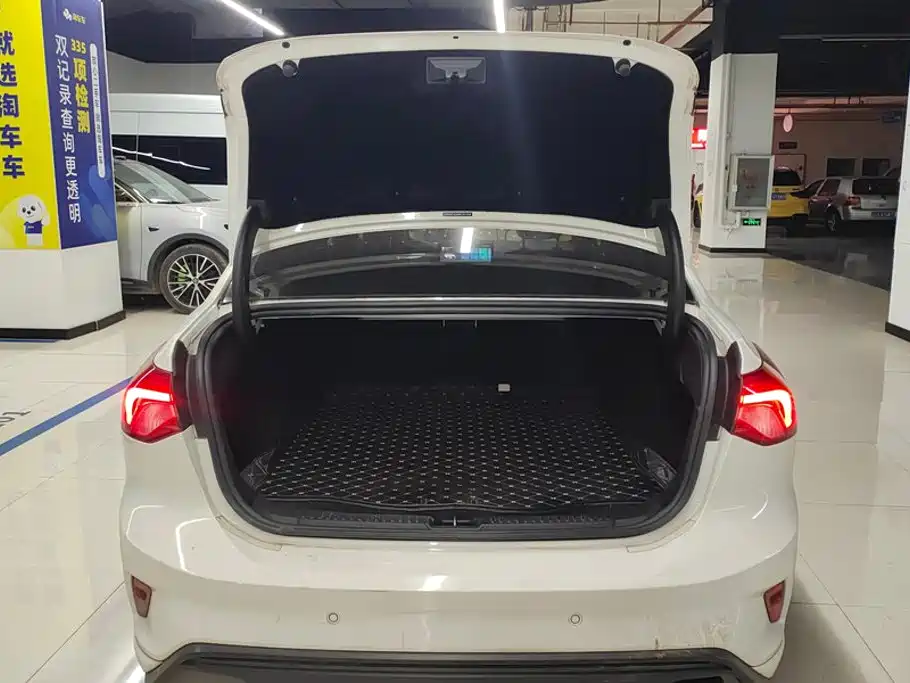 Ford Focus — миниатюра 4