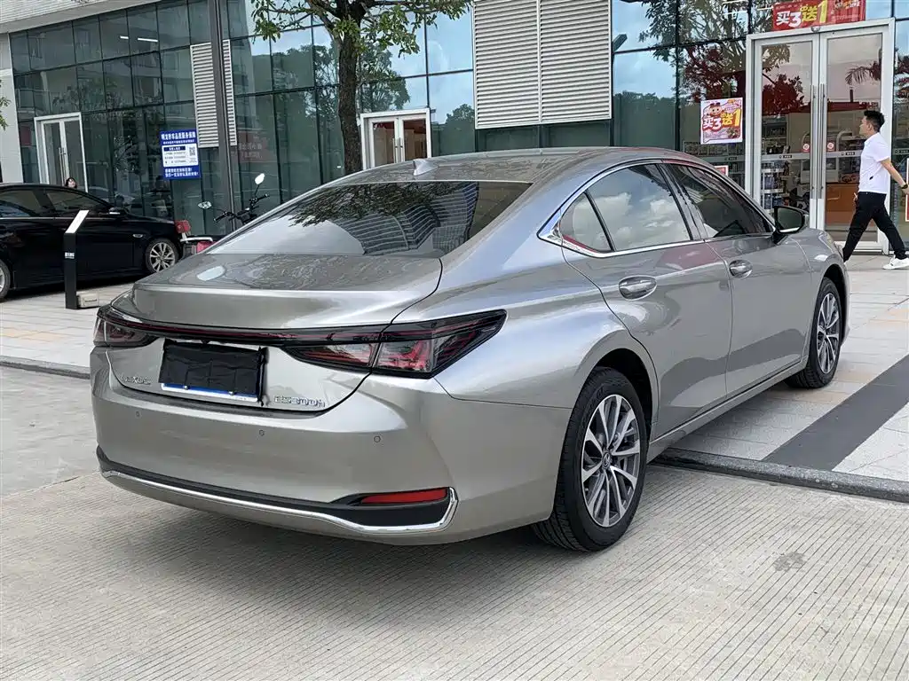 Lexus ES 2025 200 Premium