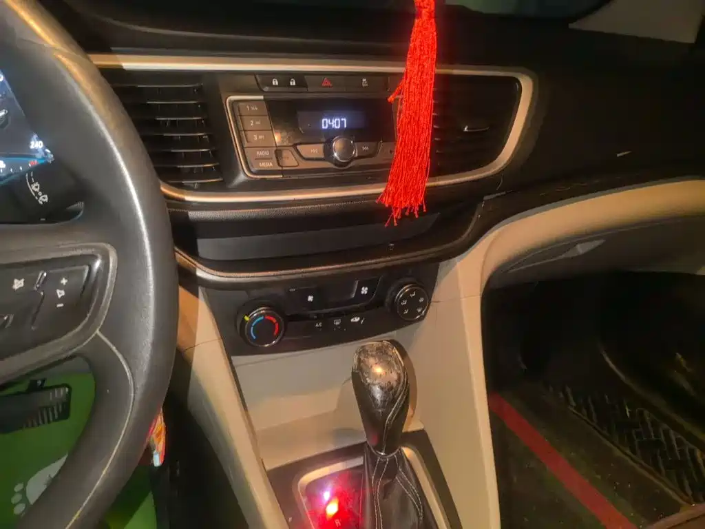 Buick Excelle — миниатюра 9
