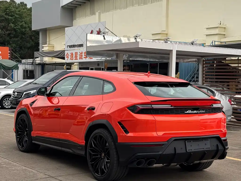 Lamborghini Urus SE 2025 4.0T Standard