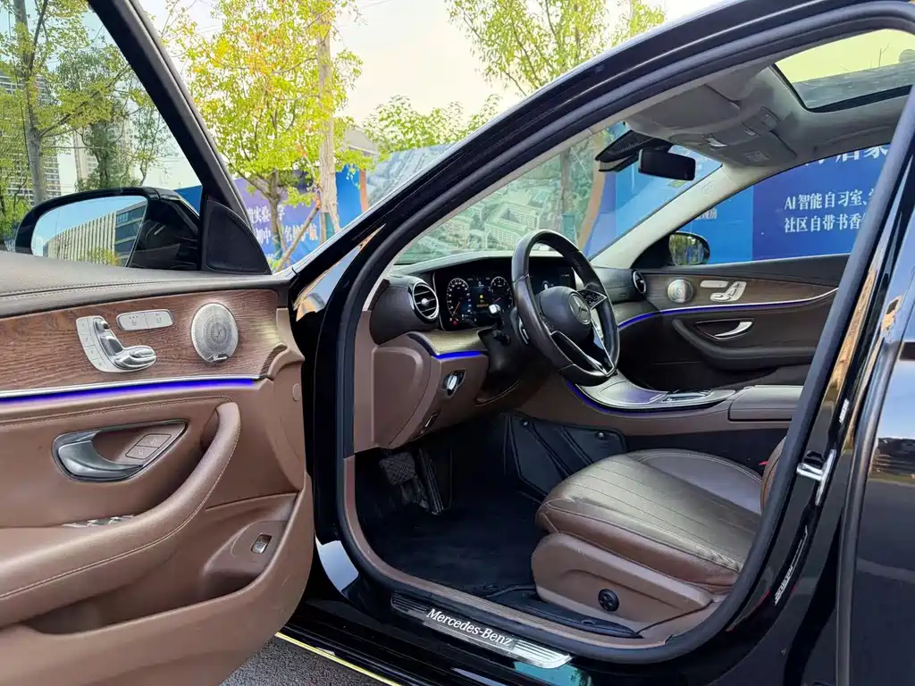 Mercedes-Benz E-Class — миниатюра 4