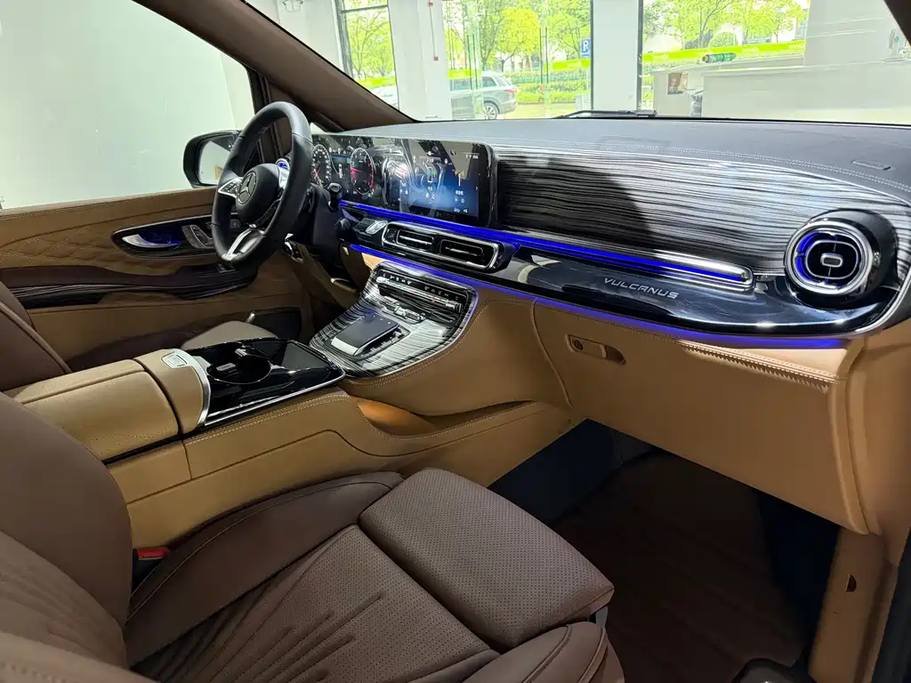 Mercedes-Benz V-Class V 2024 V 300 L Luxury