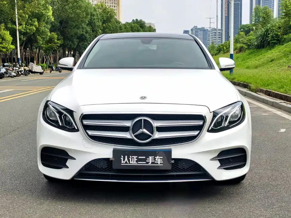 Mercedes-Benz E-Class — миниатюра 2