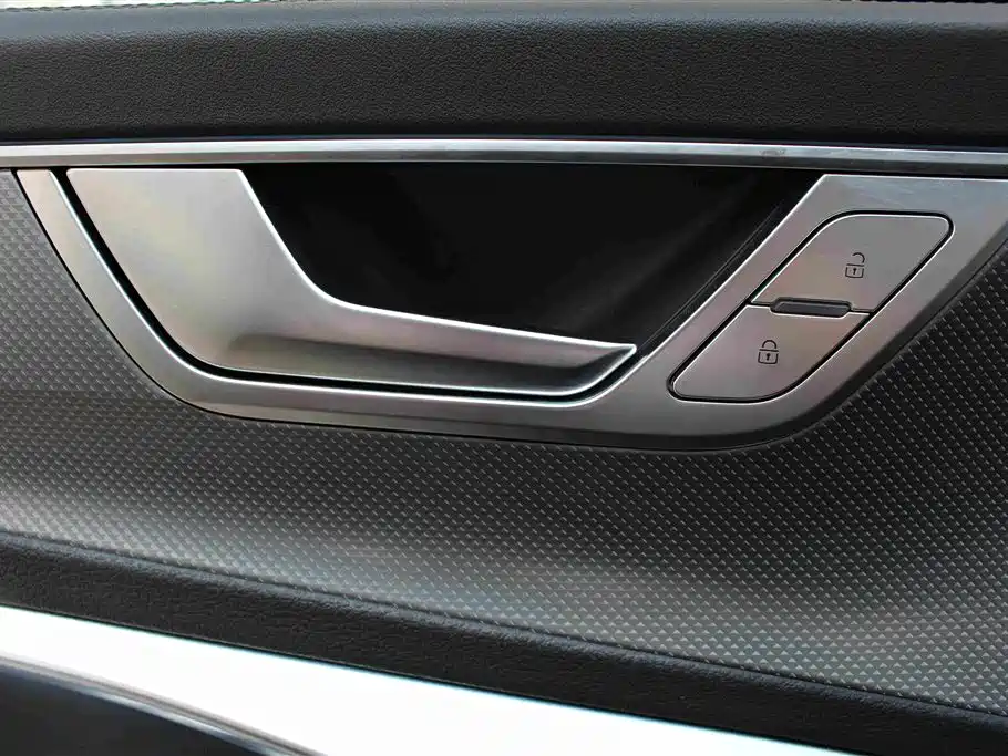 Audi A6L 2022 55 TFSI e quattro