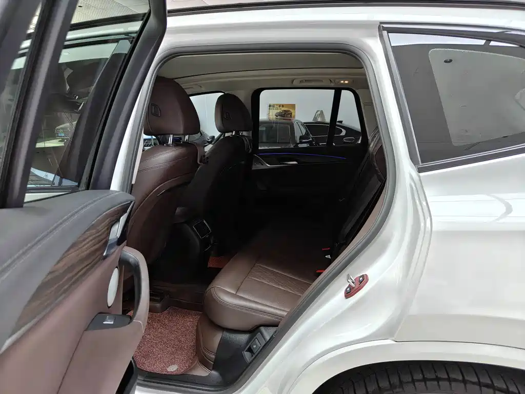 BMW X3 — миниатюра 6