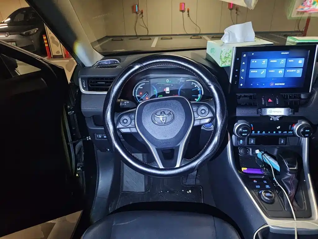 Toyota RAV4 Prime — миниатюра 6