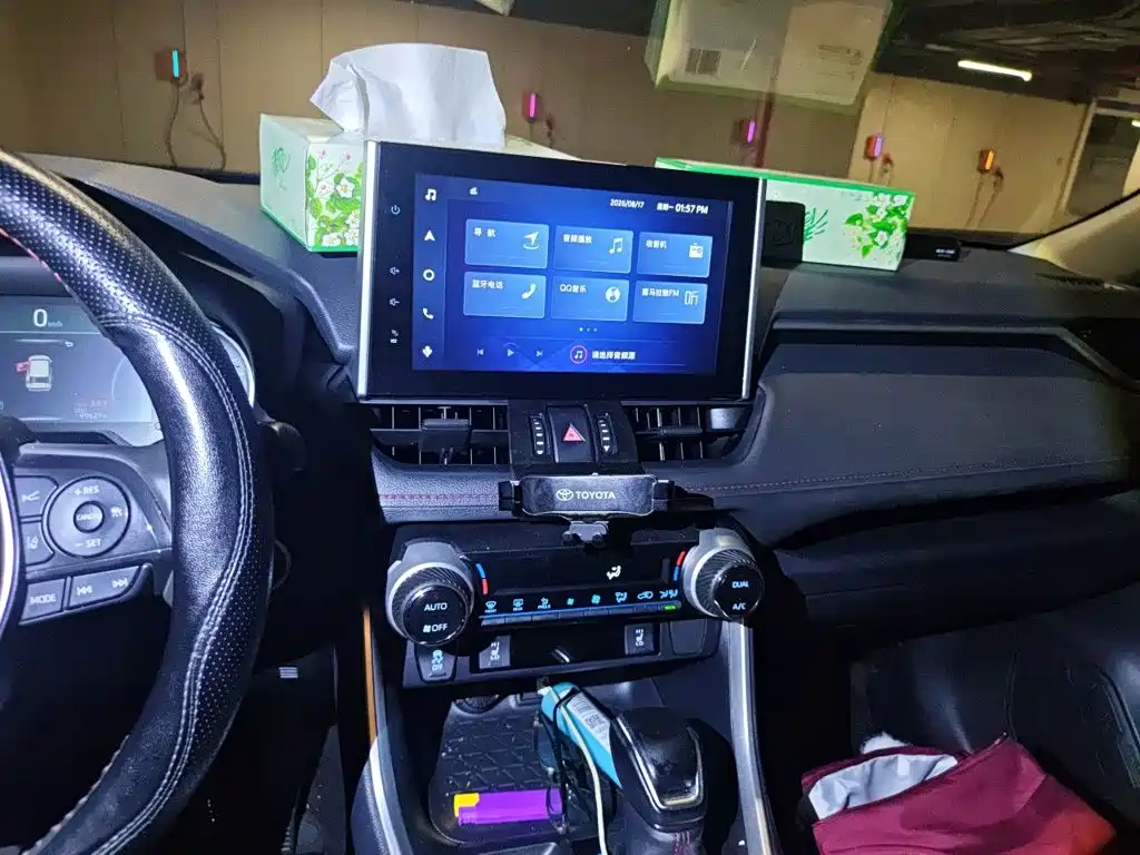 Toyota RAV4 Prime — миниатюра 9