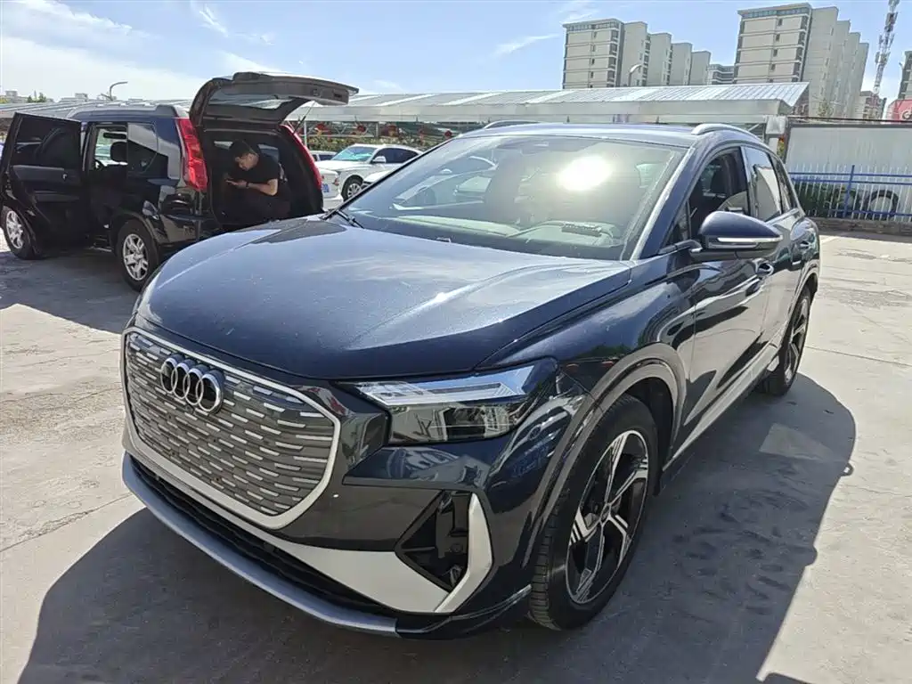 Audi Q4 e-tron 2024