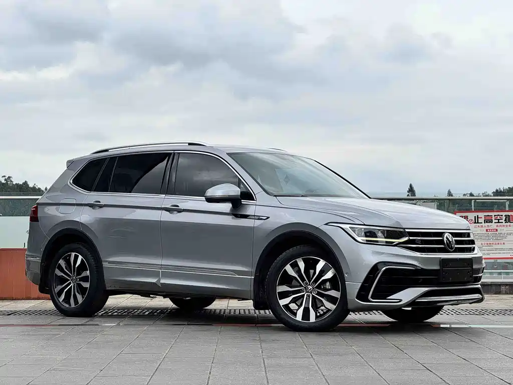 Volkswagen Tiguan L — миниатюра 2
