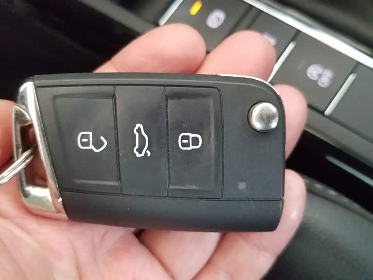 Volkswagen Passat 1.4 л 2025 г. Чёрный, пробег 48000 км